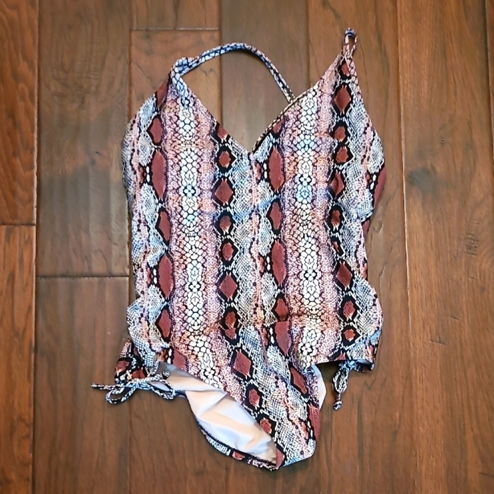 Kona Sol Women's Snakeskin Print swimsuit size Large
